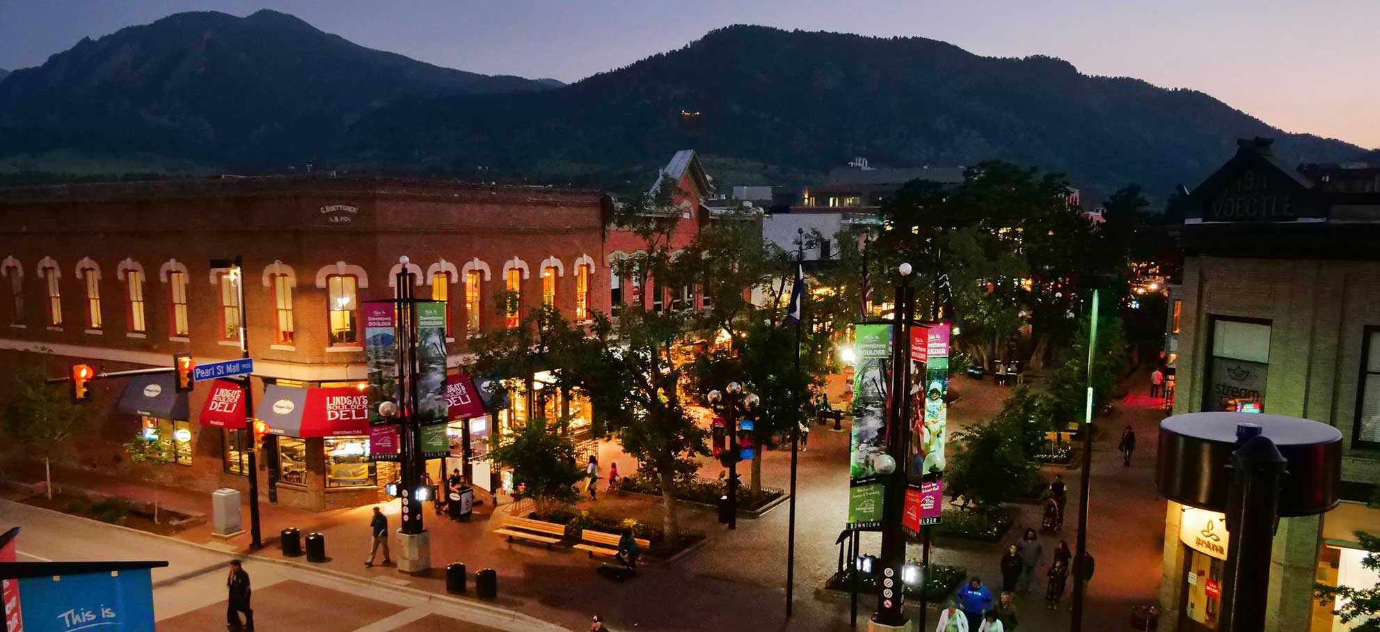 Pearl Street at night