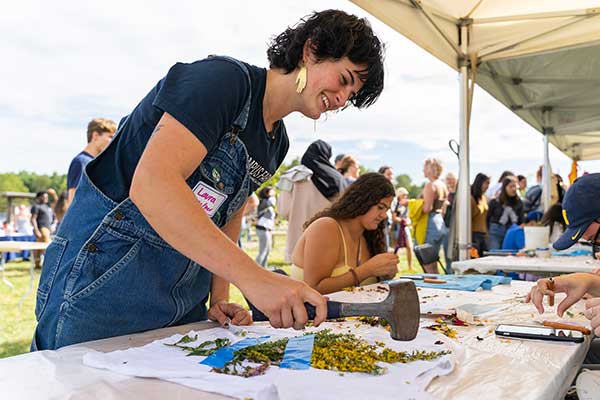 Harvest-Festival-Making-Dried-Flowers